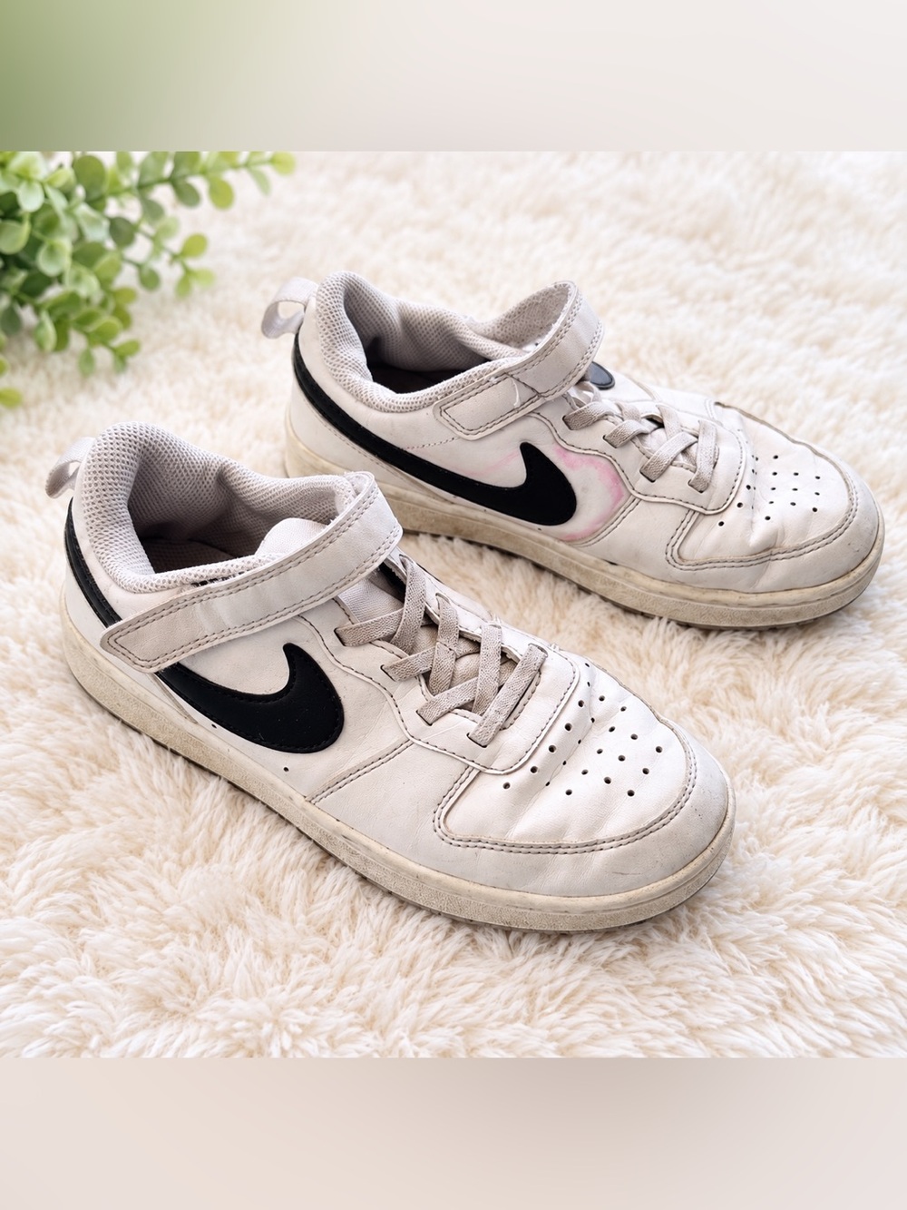 Nike Kids White and Black Sneakers